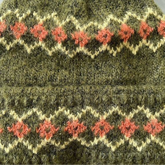 Fair Isle Knit Beanie•Ivy Green~Apricot Pink Flowers•100% Warm Acrylic•Washable - Picture 5 of 8